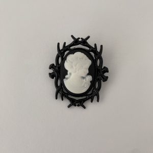 Vintage-inspired Brooch Black