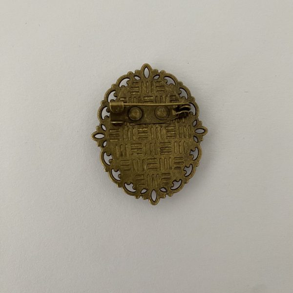 Vintage-inspired Brooch Brown - Image 2