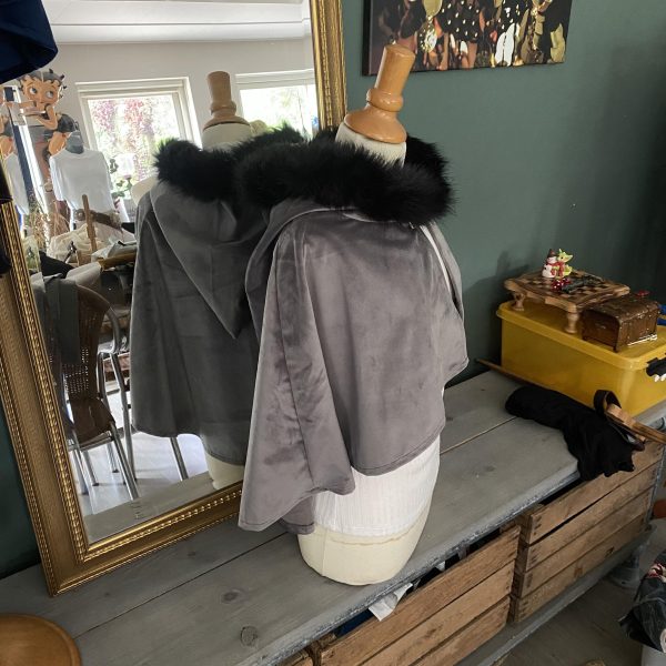 Grey Velvet Fantasy Cape with Faux Fur - Image 3
